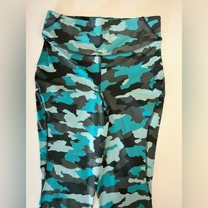 Lululemon camo print tights size 12